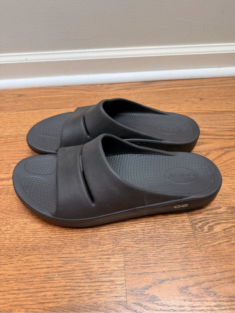 Oofos OOahh Slide M11/W13 Black Sandal